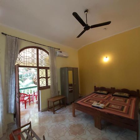 Joaquina'S Guest House Calangute Esterno foto