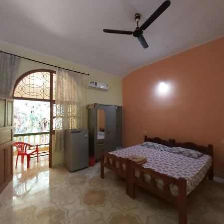 Joaquina'S Guest House Calangute Esterno foto