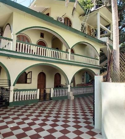 Joaquina'S Guest House Calangute Esterno foto
