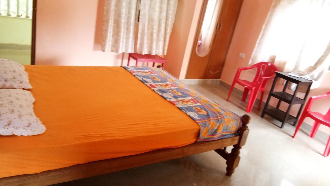 Joaquina'S Guest House Calangute Esterno foto