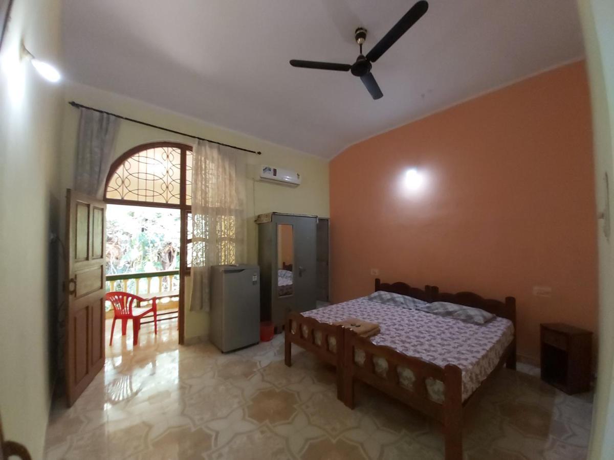 Joaquina'S Guest House Calangute Esterno foto