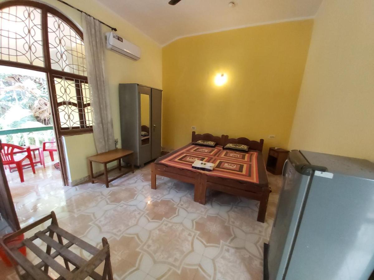 Joaquina'S Guest House Calangute Esterno foto