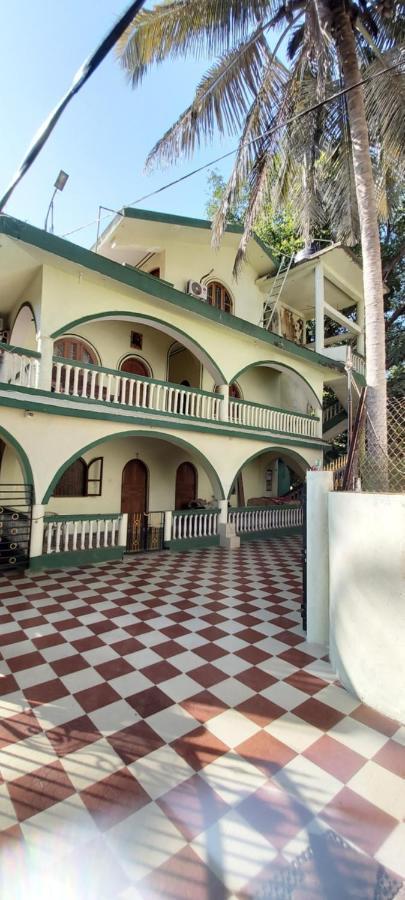 Joaquina'S Guest House Calangute Esterno foto